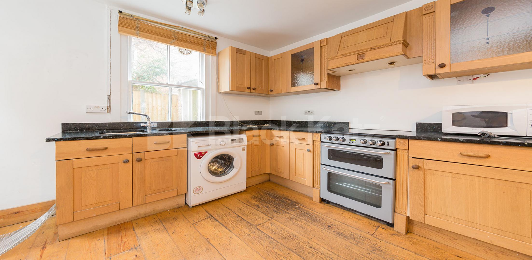 			4 Bedroom, 1 bath, 1 reception Flat			 Brewster Gardens, NORTH KENSINGTON